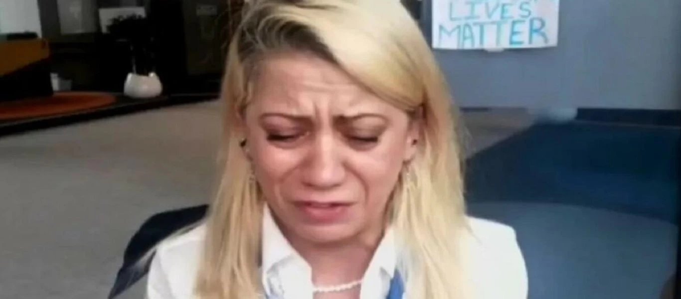 Συγκλονίζει Αφγανή δημοσιογράφος: «Καλώ τις γυναίκες να βγουν έξω και να υψώσουν τη φωνή τους» (βίντεο)